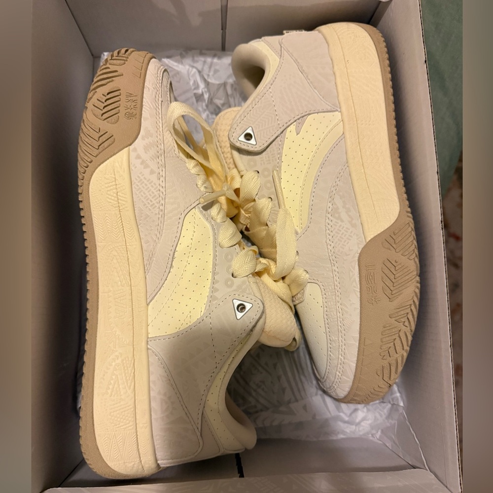 Kyrie Irving Anta Kai LifeStyle Sneakers Hélà CODE 'Miro'